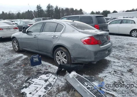 2015 Infiniti Q40 из США, поврежденный, VIN JN1CV6AR3FM650539